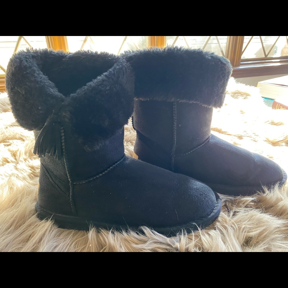 UGG-LIKE APRES BY LAMO FAUX SHEEPSKIN BOOT SIZE 9 VERY GOOD CONDITION